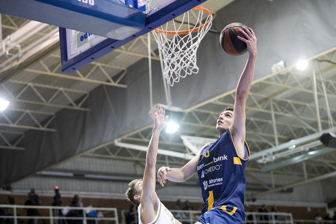 Fotos: Las mejores imágenes del Liberbank Oviedo - Real Madrid