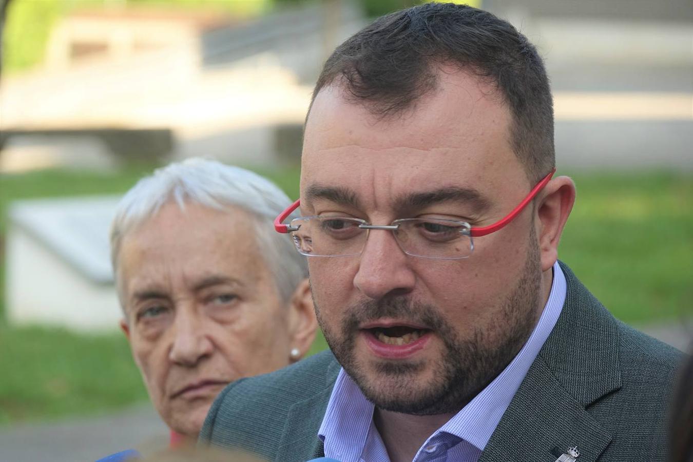 El presidente del Principado acude a la inauguración del año académico para secundaria y bachillerato. 