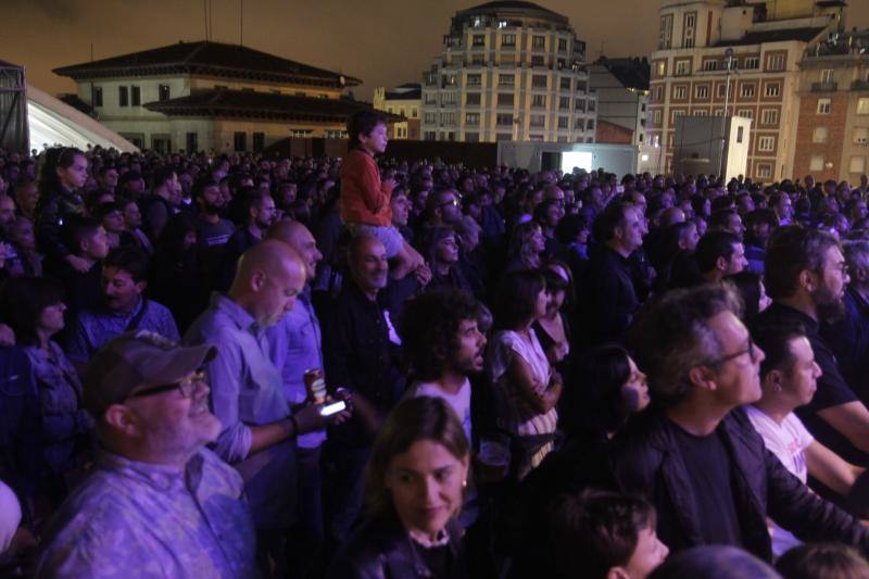 Willy Naves fue el encargado de abrir los conciertos de San Mateo en la jornada del sábado. Ilegales y Los Enemigos completaron la jornada musical en la capital.
