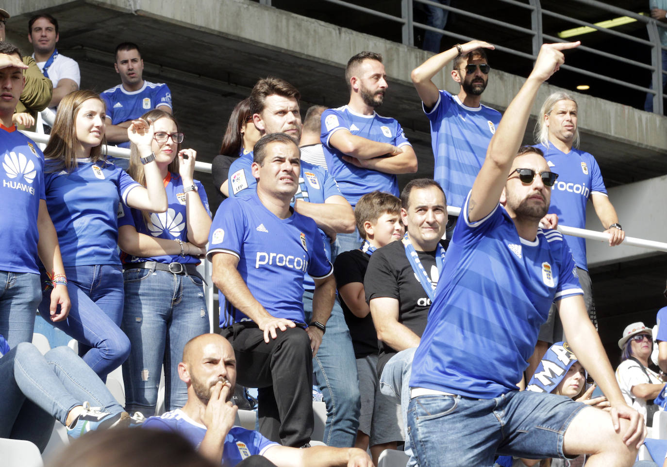 El Elche dominó y derrotó al Real Oviedo (0-2) con dos tantos de Yacine Qasmir en un partido cómodo para los ilicitanos en el que las imprecisiones les costaron a los carbayones tres puntos -además de dos nuevas expulsiones- y en el que los de Pacheta dieron un repaso táctico a su rival.