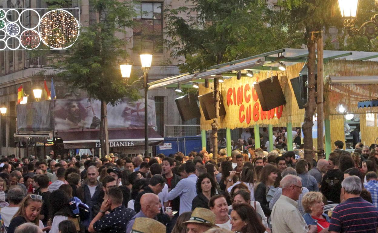 San Mateo | Los chiringuitos notan «menos gente» y piden el regreso de los conciertos a la Catedral