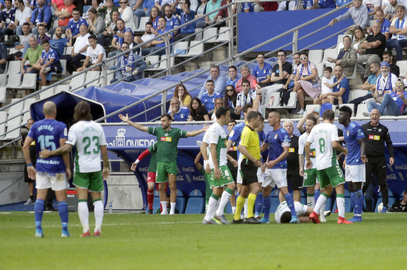 El Elche dominó y derrotó al Real Oviedo (0-2) con dos tantos de Yacine Qasmir en un partido cómodo para los ilicitanos en el que las imprecisiones les costaron a los carbayones tres puntos -además de dos nuevas expulsiones- y en el que los de Pacheta dieron un repaso táctico a su rival.