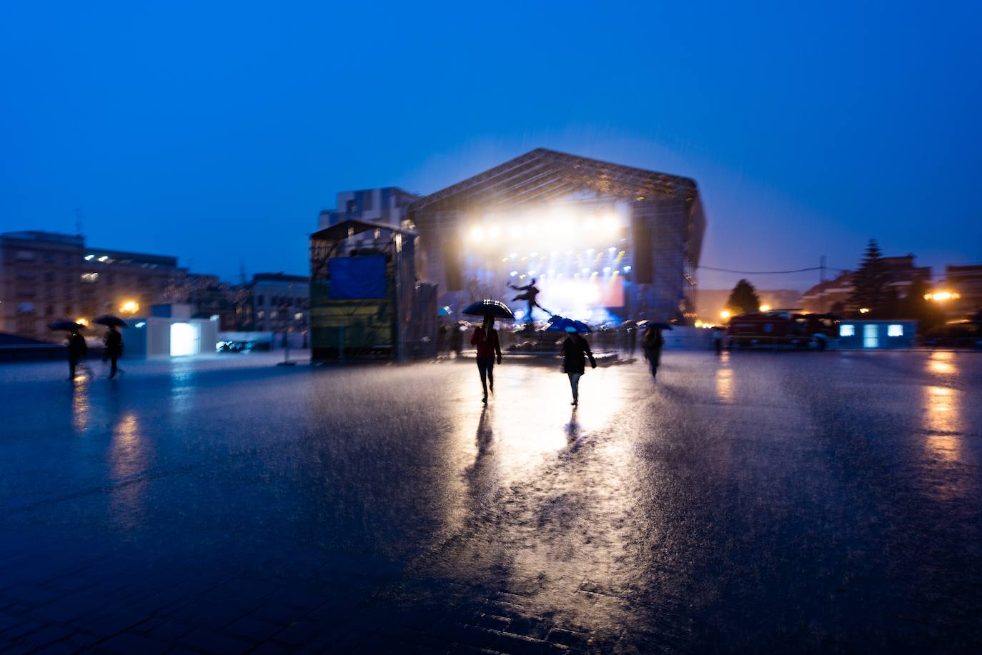La banda actuó en el escenario de las fiestas de San Mateo situado en la Losa. 