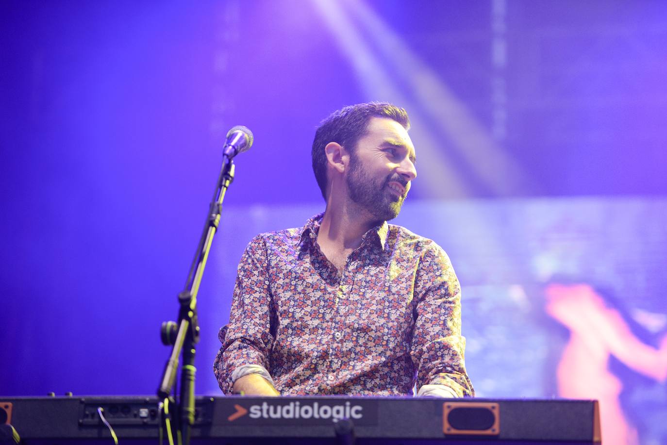 La banda actuó en el escenario de las fiestas de San Mateo situado en la Losa. 