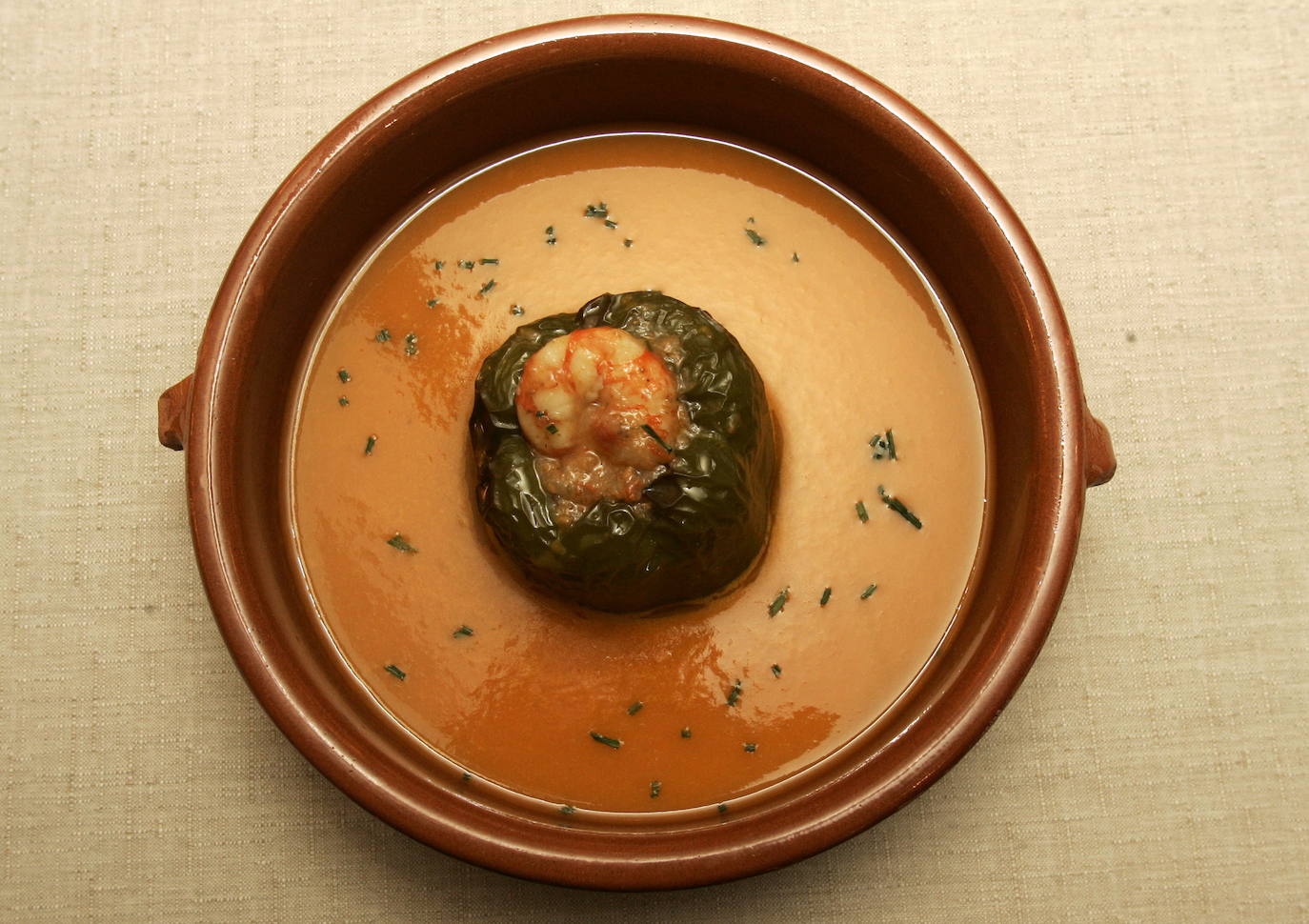 Receta de pimientos rellenos de marisco en salsa verde 