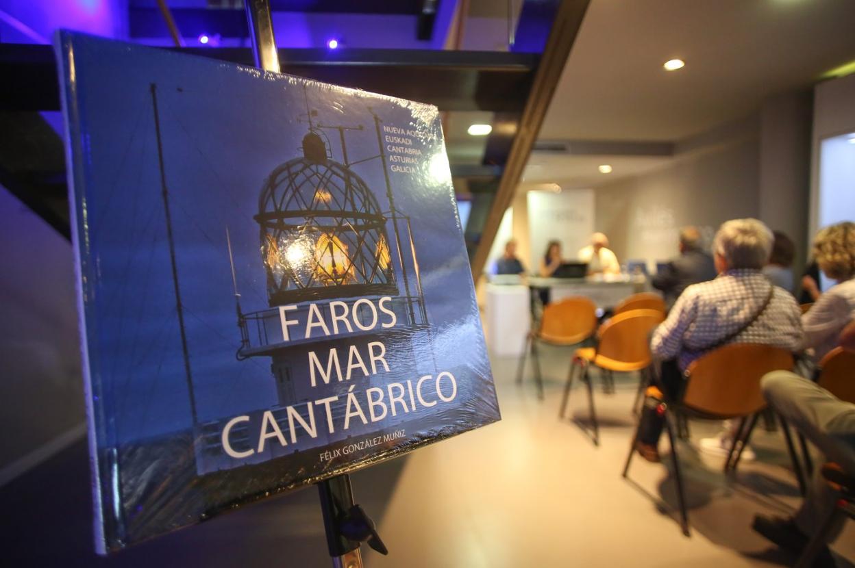 Los faros del mar Cantabrico, por Félix González Muñiz