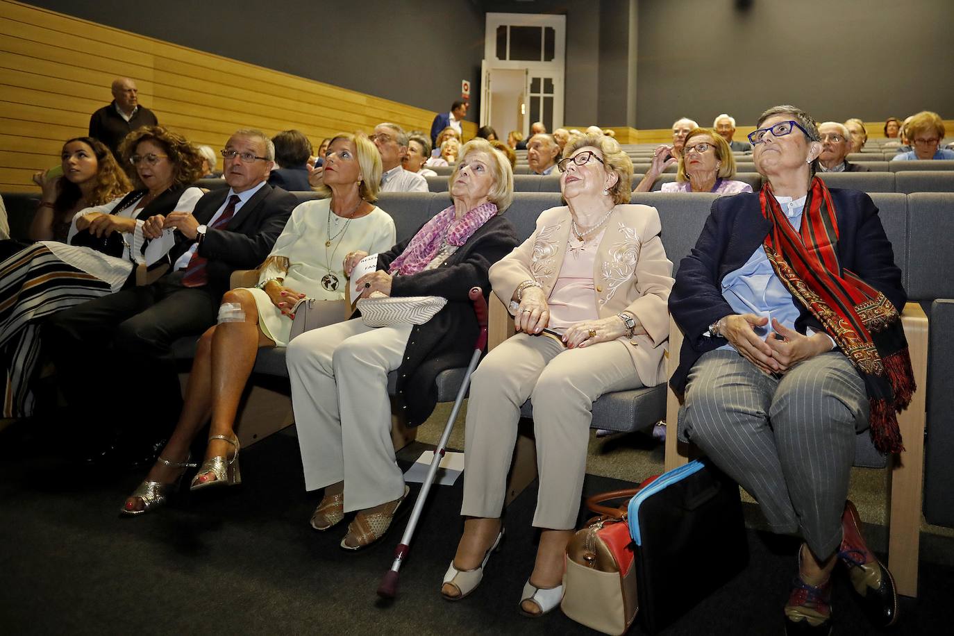 Decenas de personas se reunieron para recordar a José Luis Martínez, presidente de la entidad ente 1994 y 2013, etapa en la que la revitalizó.