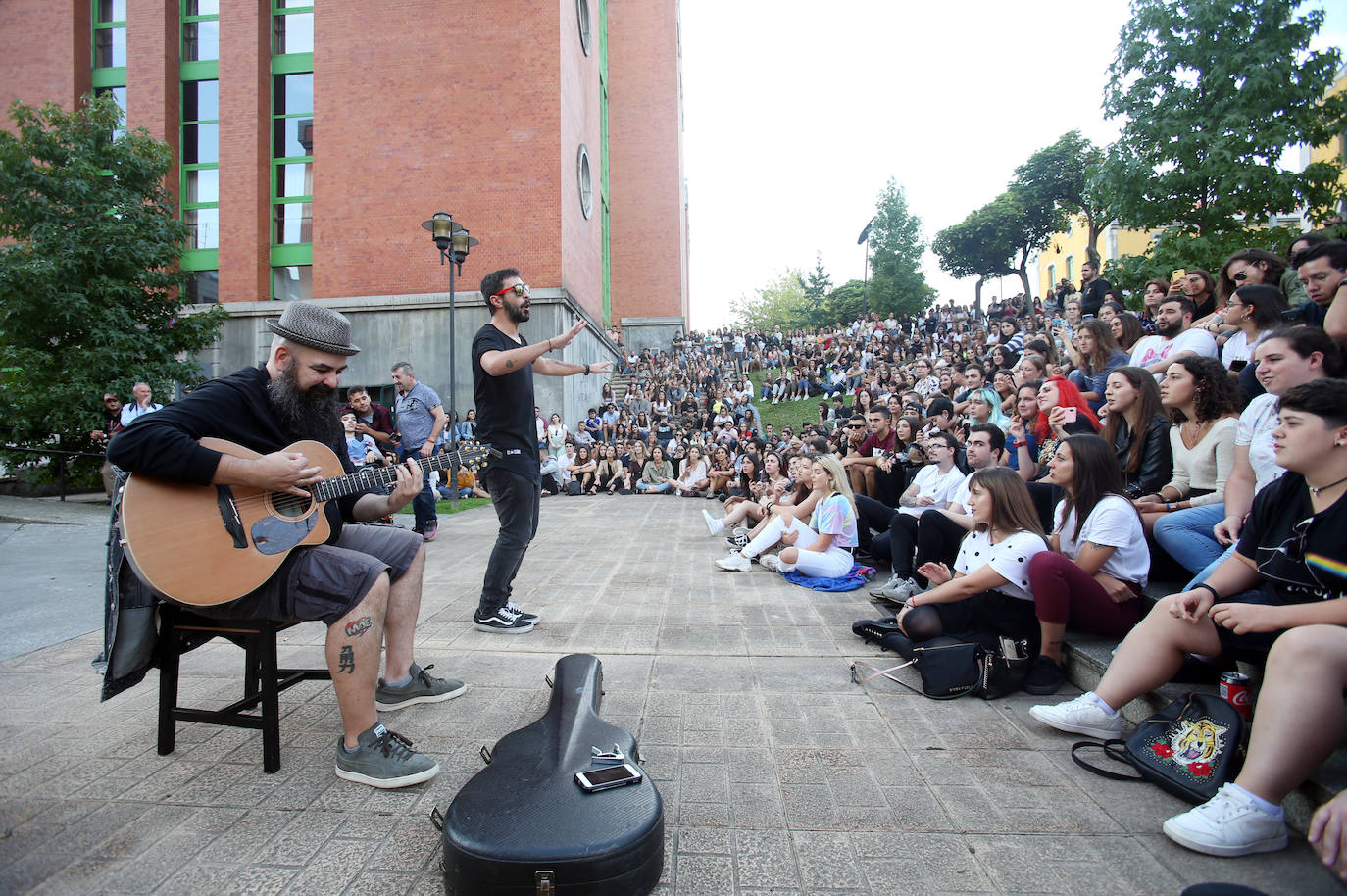 Multitudinario concierto de Rayden en El Milán