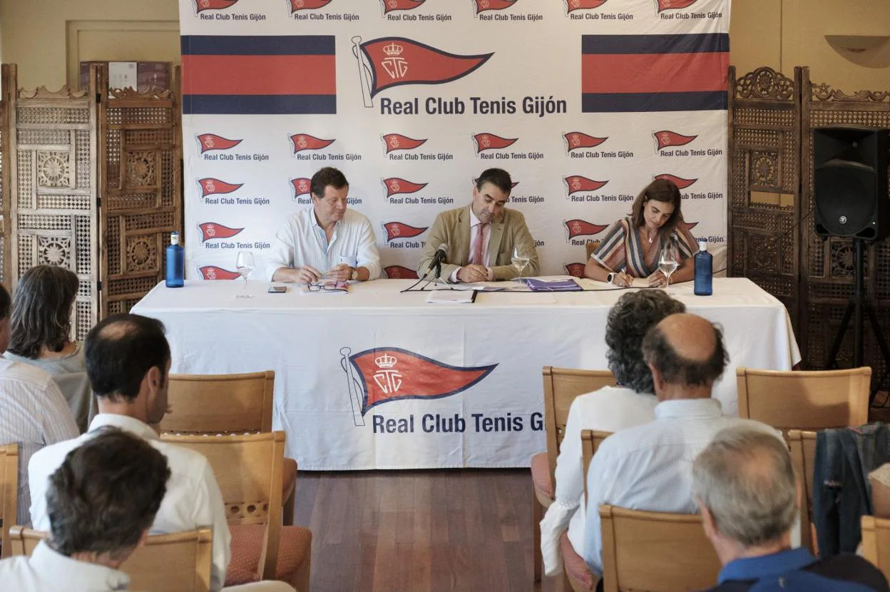 Asamblea del Club de Tenis celebrada ayer tarde. 