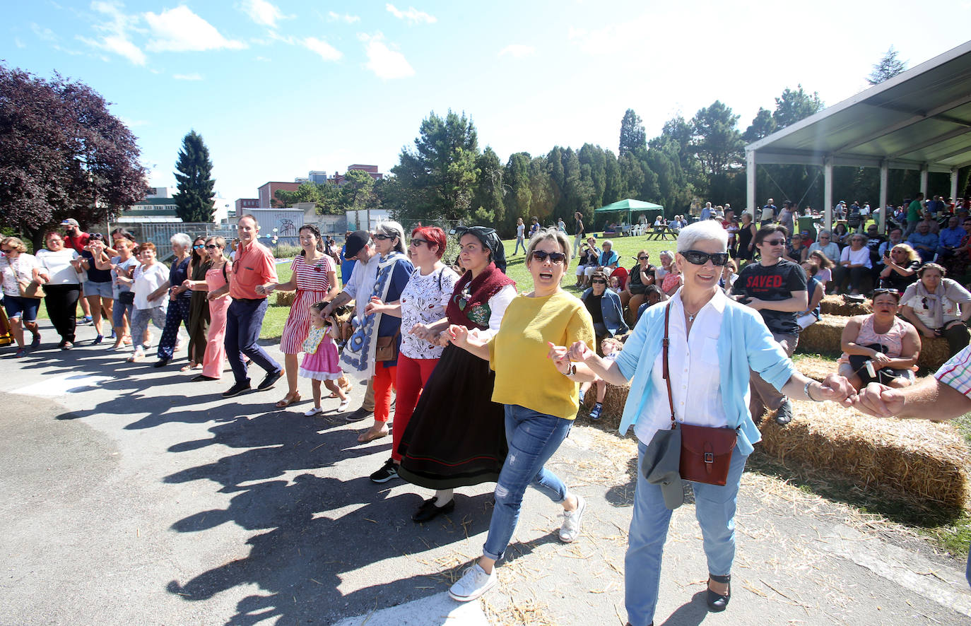 Oviedo disfrutó de una jornada soleada para cumplir con la tradición.