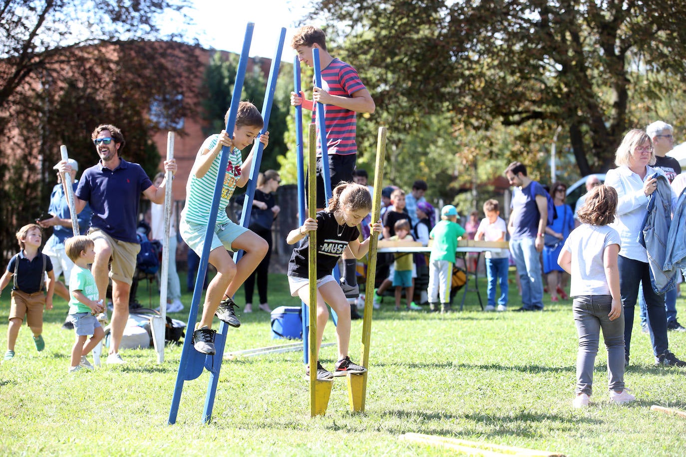Oviedo disfrutó de una jornada soleada para cumplir con la tradición.