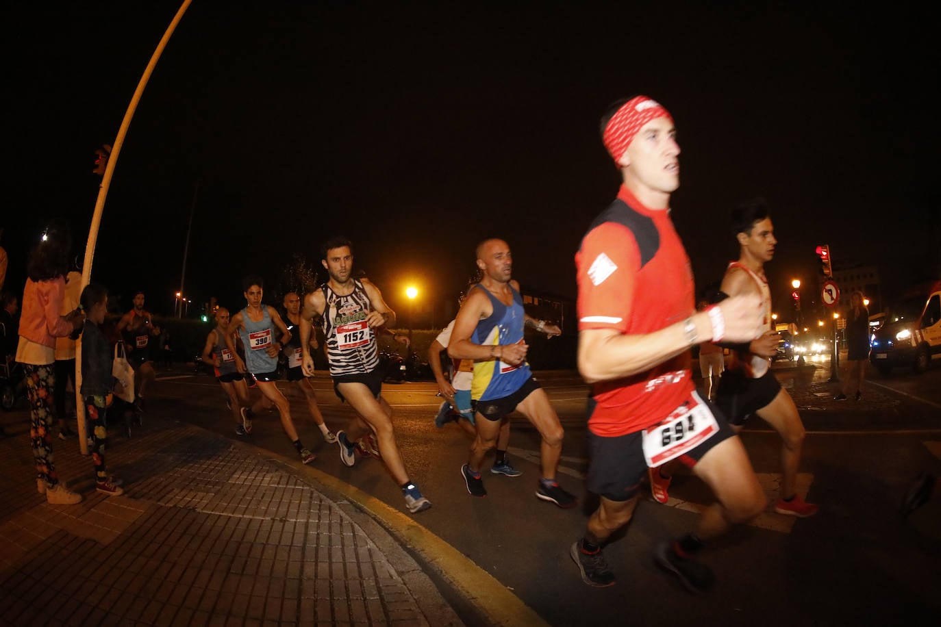 Fotos: Fotos. ¿Estuviste en la EdP Carrera Nocturna Gijón 10K? ¡Búscate! (2)