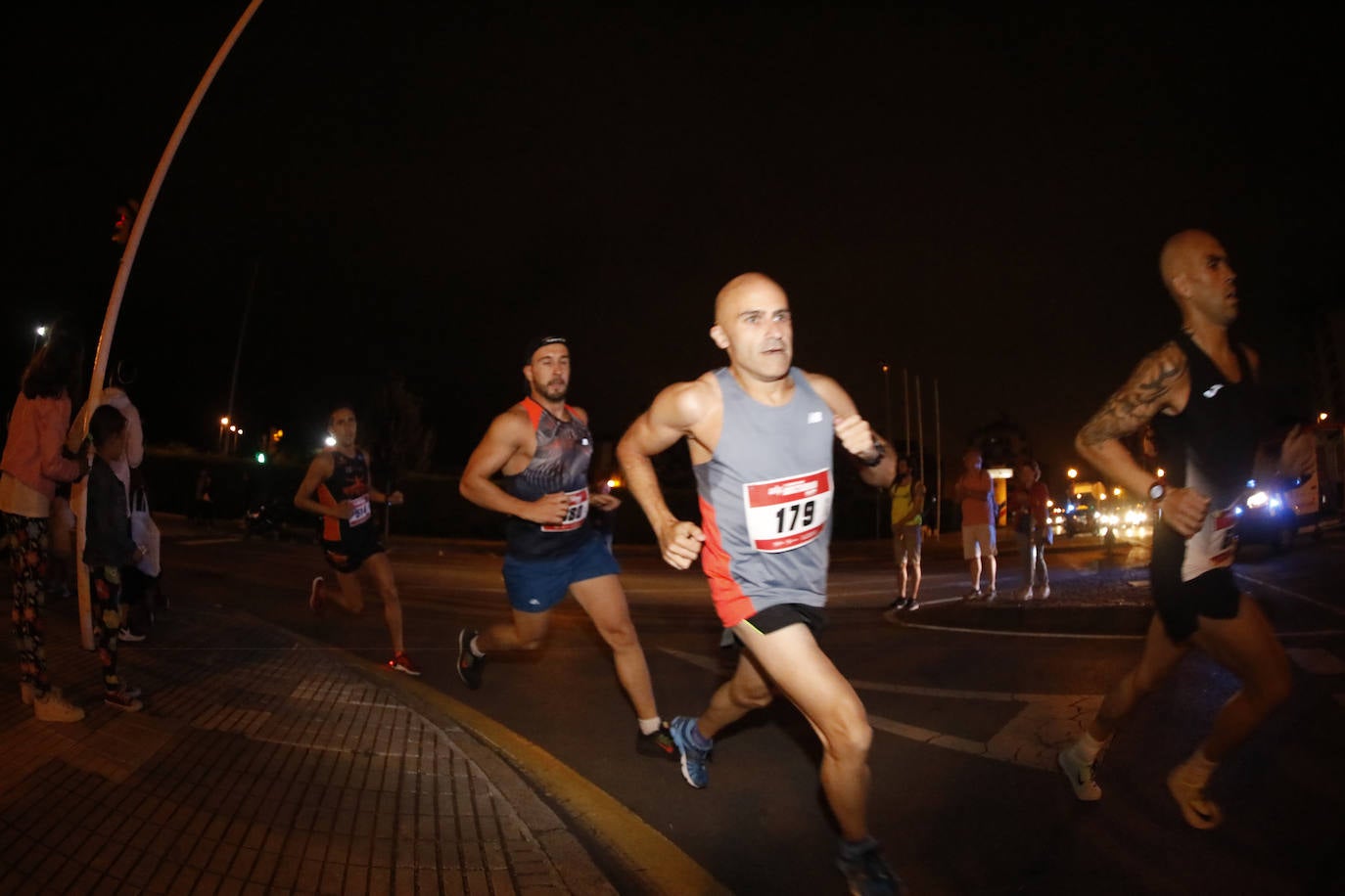 Fotos: Fotos. ¿Estuviste en la EdP Carrera Nocturna Gijón 10K? ¡Búscate! (2)