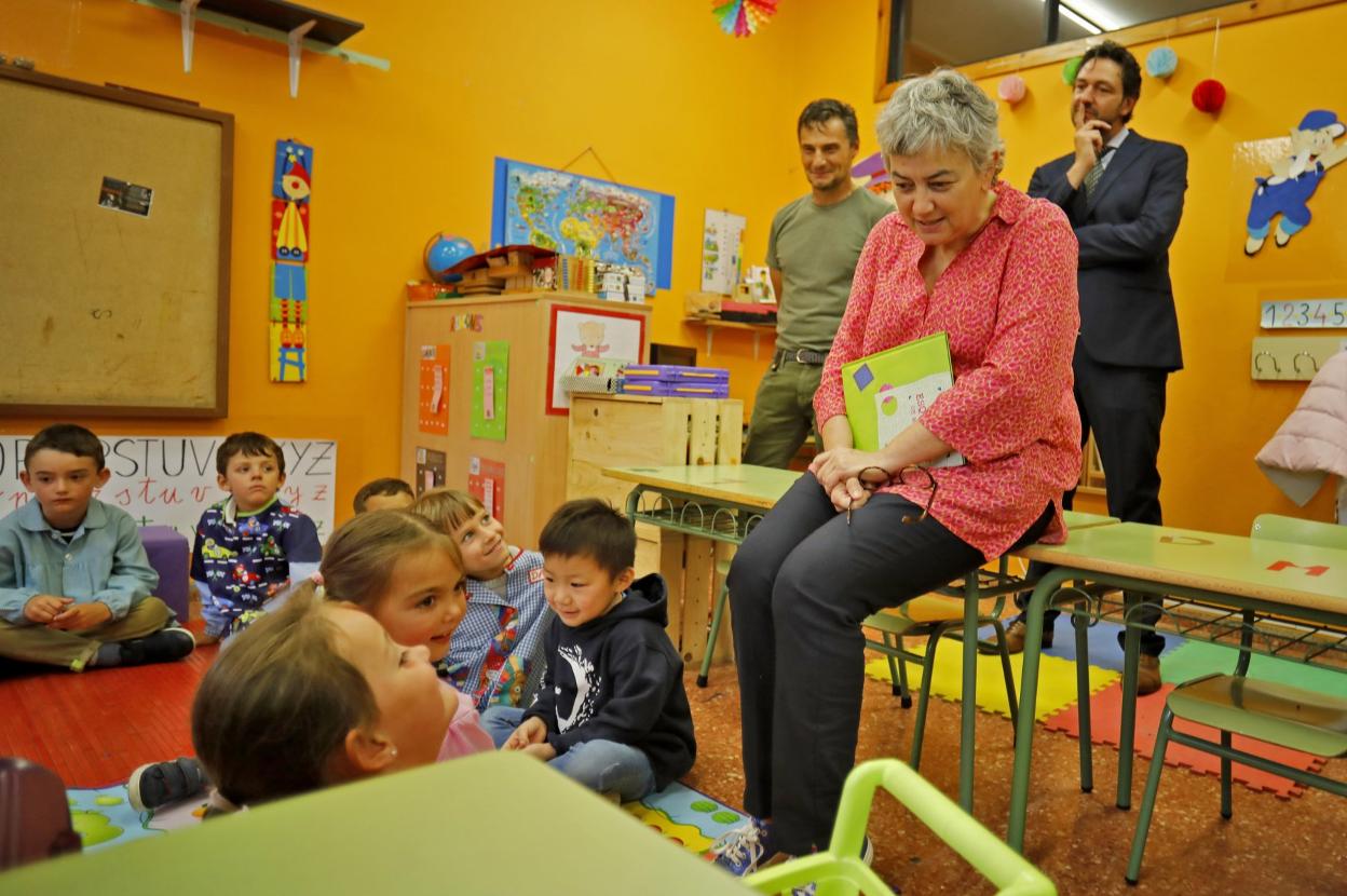 La alcaldesa en la inauguración del curso escolar. 