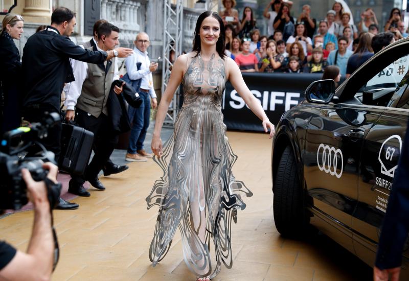 San Sebastián es este fin de semana la referencia mundial del cine, cuyos profesionales han reconocido la trayectoria del director Costa Gavras, galardonado con el Premio Donostia. El cineasta ha compartido la atención de los focos y los fans con las actrices francesas Juliette Binoche y Eva Green, y los protagonistas nacionales: Alejandro Amenábar, Karra Elejande, Belén Cuesta y Antonio de la Torre.