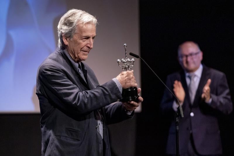 San Sebastián es este fin de semana la referencia mundial del cine, cuyos profesionales han reconocido la trayectoria del director Costa Gavras, galardonado con el Premio Donostia. El cineasta ha compartido la atención de los focos y los fans con las actrices francesas Juliette Binoche y Eva Green, y los protagonistas nacionales: Alejandro Amenábar, Karra Elejande, Belén Cuesta y Antonio de la Torre.