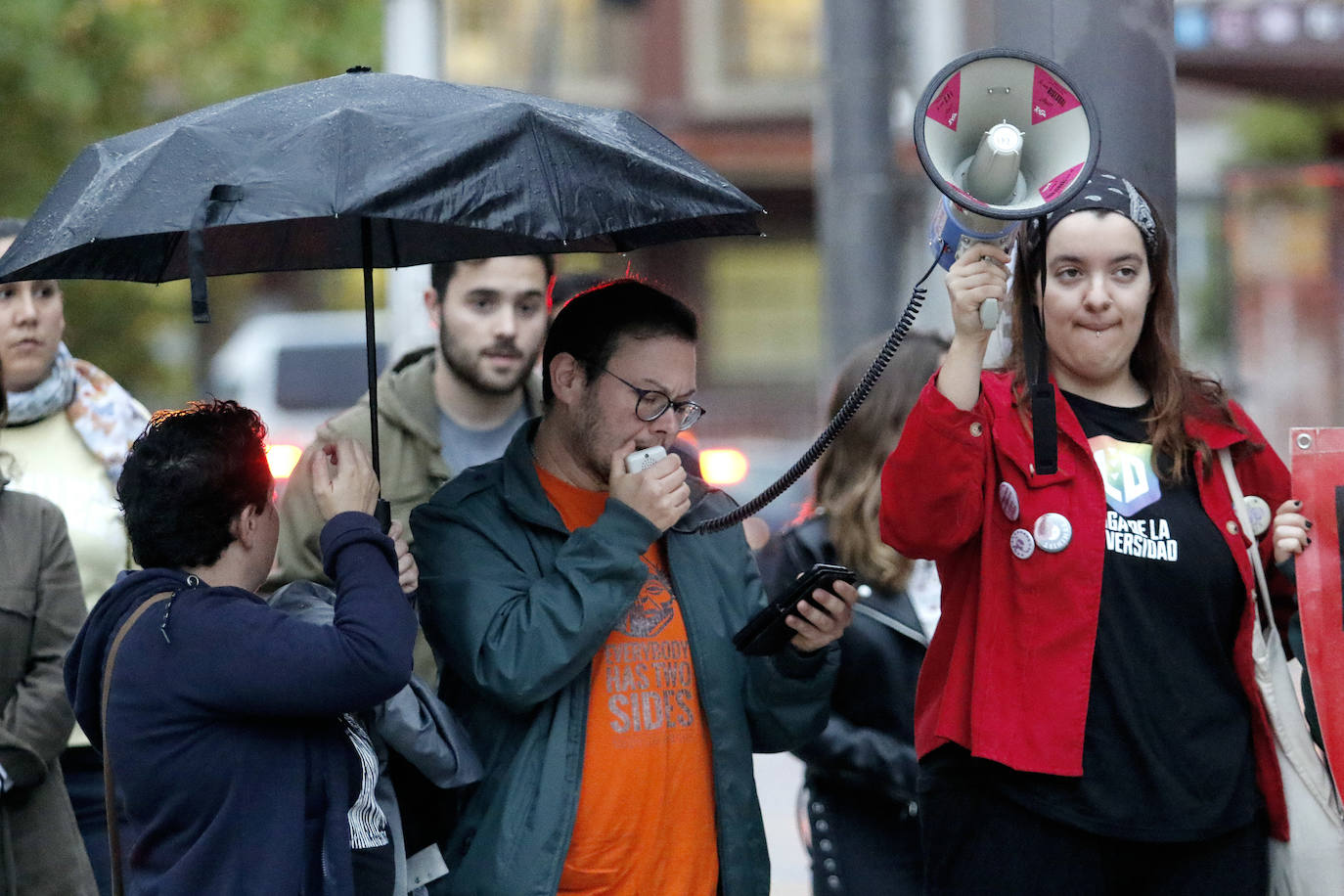 Los actos de protesta se han repetido por diversos puntos de la región para condenar el asesinato de la mujer hallada muerta en Avilés el pasado sábado. 