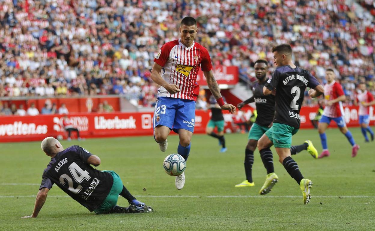 Djurdjevic en el partido contra el Rácing de Santander. 