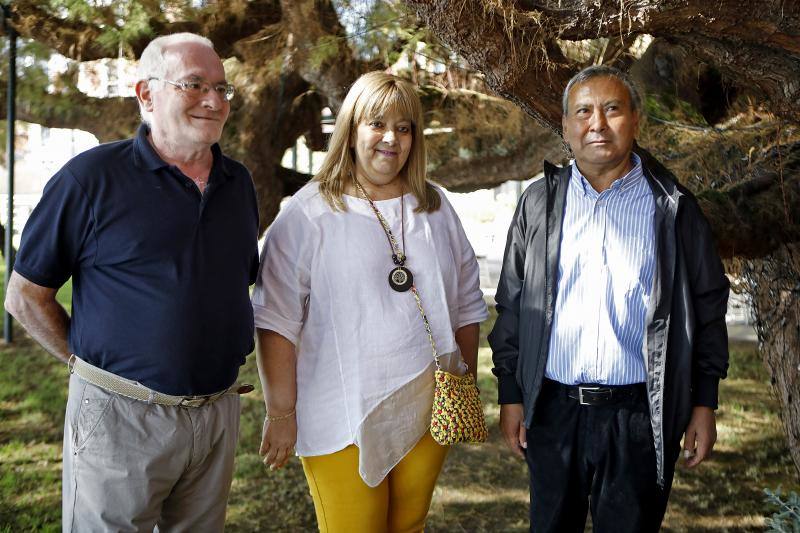 Serenos Gijón celebró su 20 aniversario en el Club de Regatas homenajeando a todos los concejales de empleo del Ayuntamiento y a los tres primeros serenos.