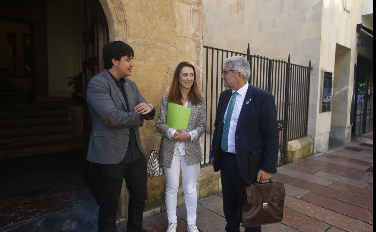El rector y el consejero de Ciencia cierran filas entorno a López-Otín y consideran «injusta» la situación
