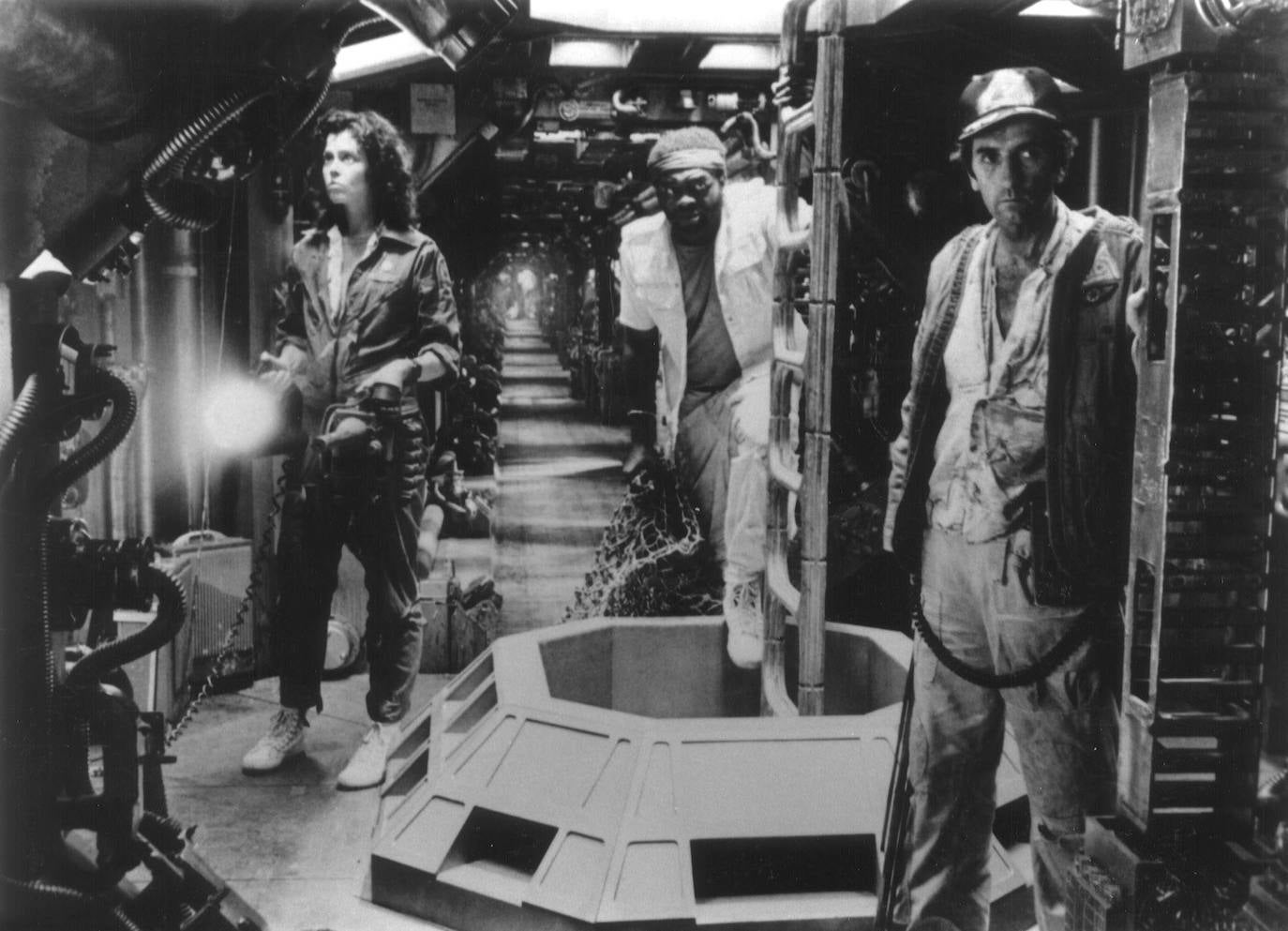 Dirigida por Ridley Scott y estrenada en 1979, Alien, el octavo pasajero se ha convertido, 40 años después en un clásico del cine de terror. La Biblioteca del Congreso de Estados Unidos la incluyó en el Registro Nacional de Cine en 2002 para su preservación histórica y el American Film Institute la eligió como la séptima mejor película en el género de la ciencia ficción.