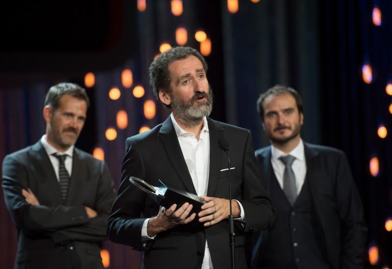 La cinta brasileña 'Pacificado' se ha alzado con la Concha de Oro, el prestigioso galardón del Festival de Cine de San Sebastián que esta noche, en la última gala de este año, ha reunido a numerosas figuras del séptimo arte.