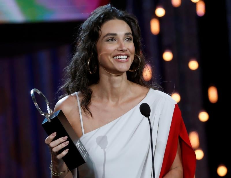La cinta brasileña 'Pacificado' se ha alzado con la Concha de Oro, el prestigioso galardón del Festival de Cine de San Sebastián que esta noche, en la última gala de este año, ha reunido a numerosas figuras del séptimo arte.