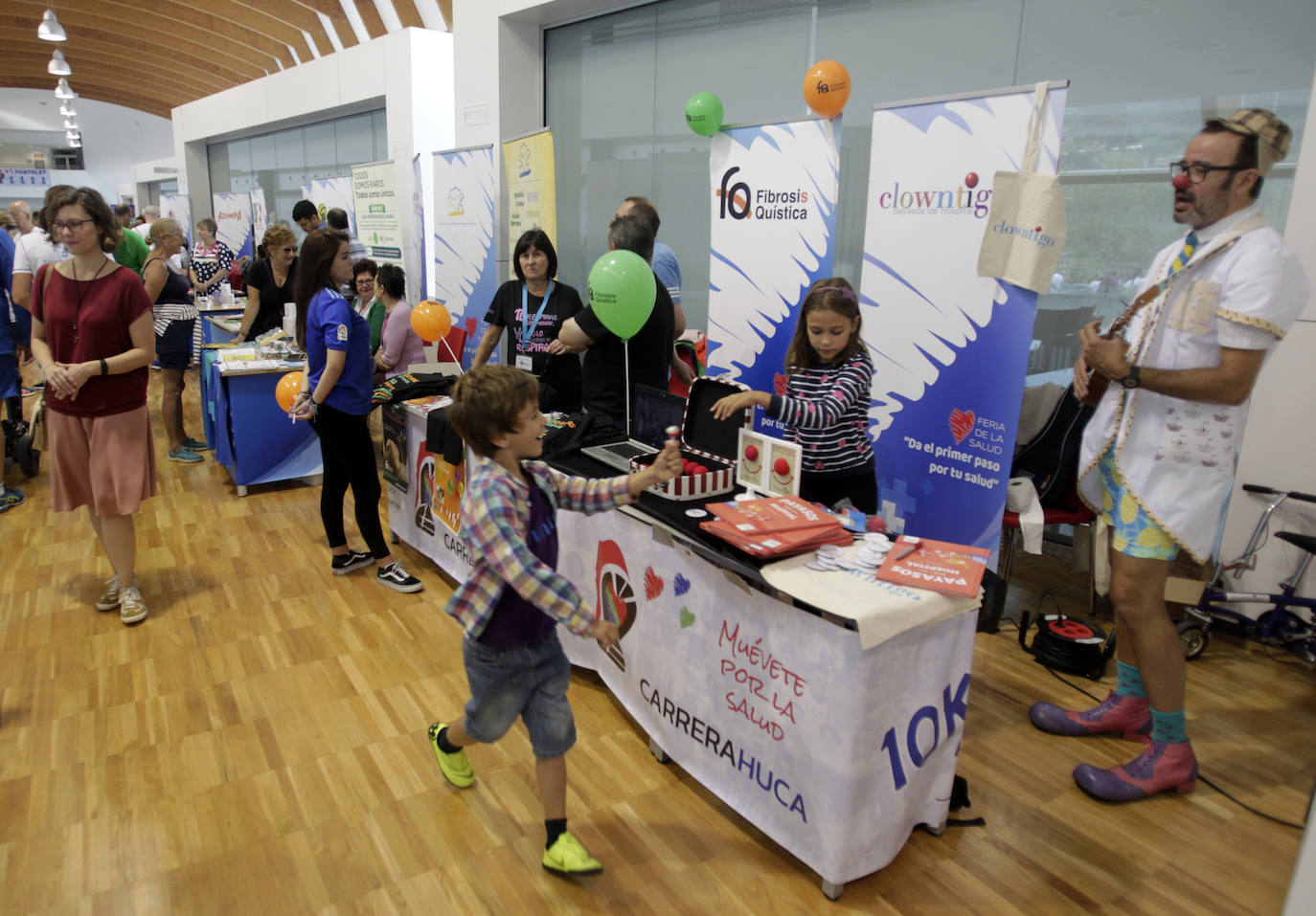 Promover los hábitos saludables, moverse por la salud y convertir al Hospital Universitario Central de Asturias (HUCA) «en un lugar de salud y no de enfermedad»