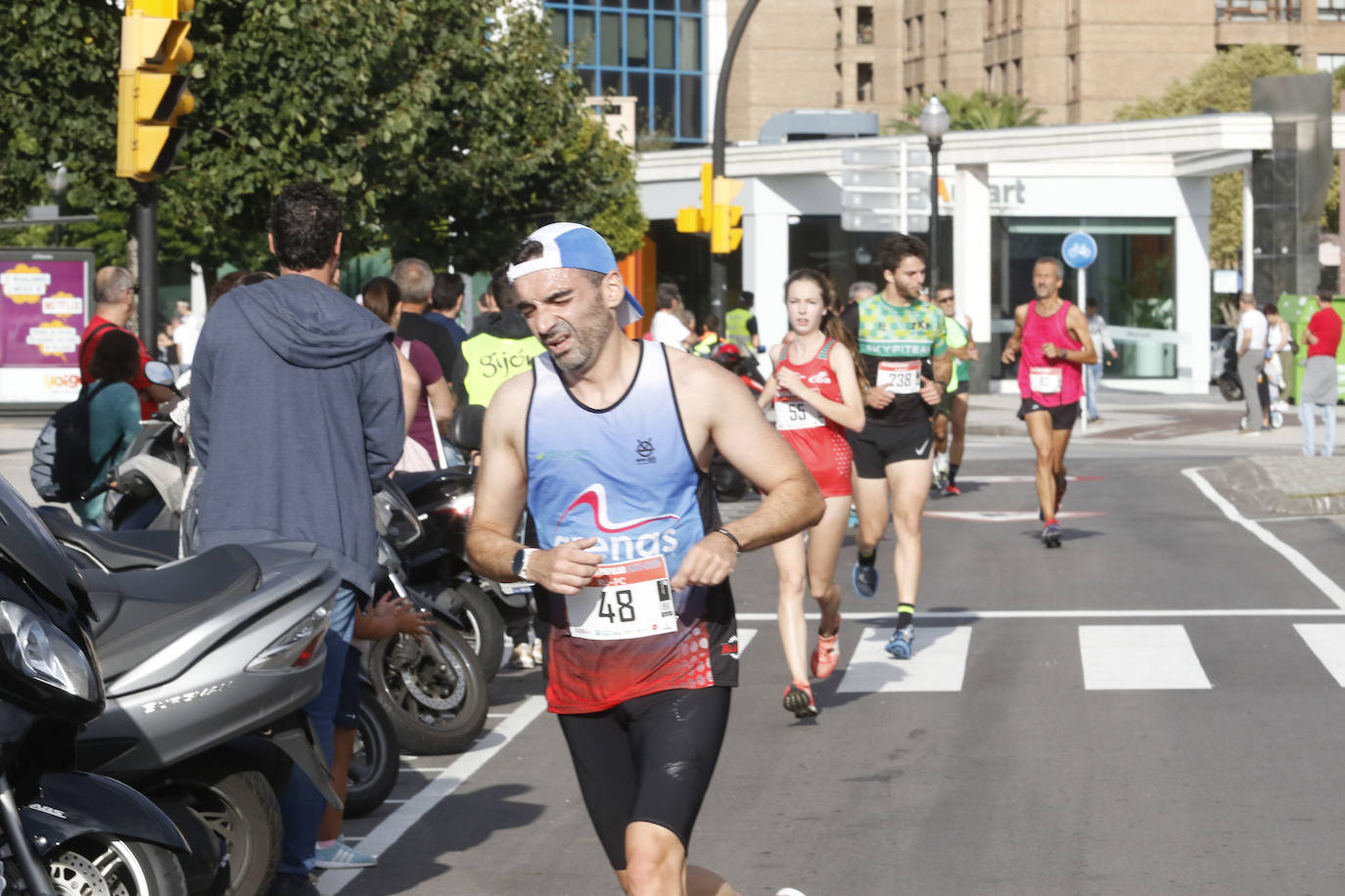 Más de 700 corredores participaron en la carrera que volvió a unir a las dos entidades