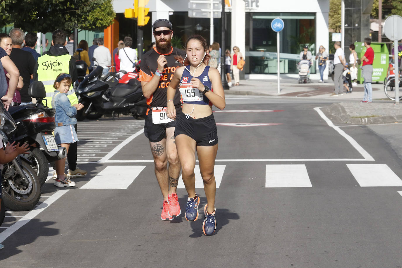 Más de 700 corredores participaron en la carrera que volvió a unir a las dos entidades