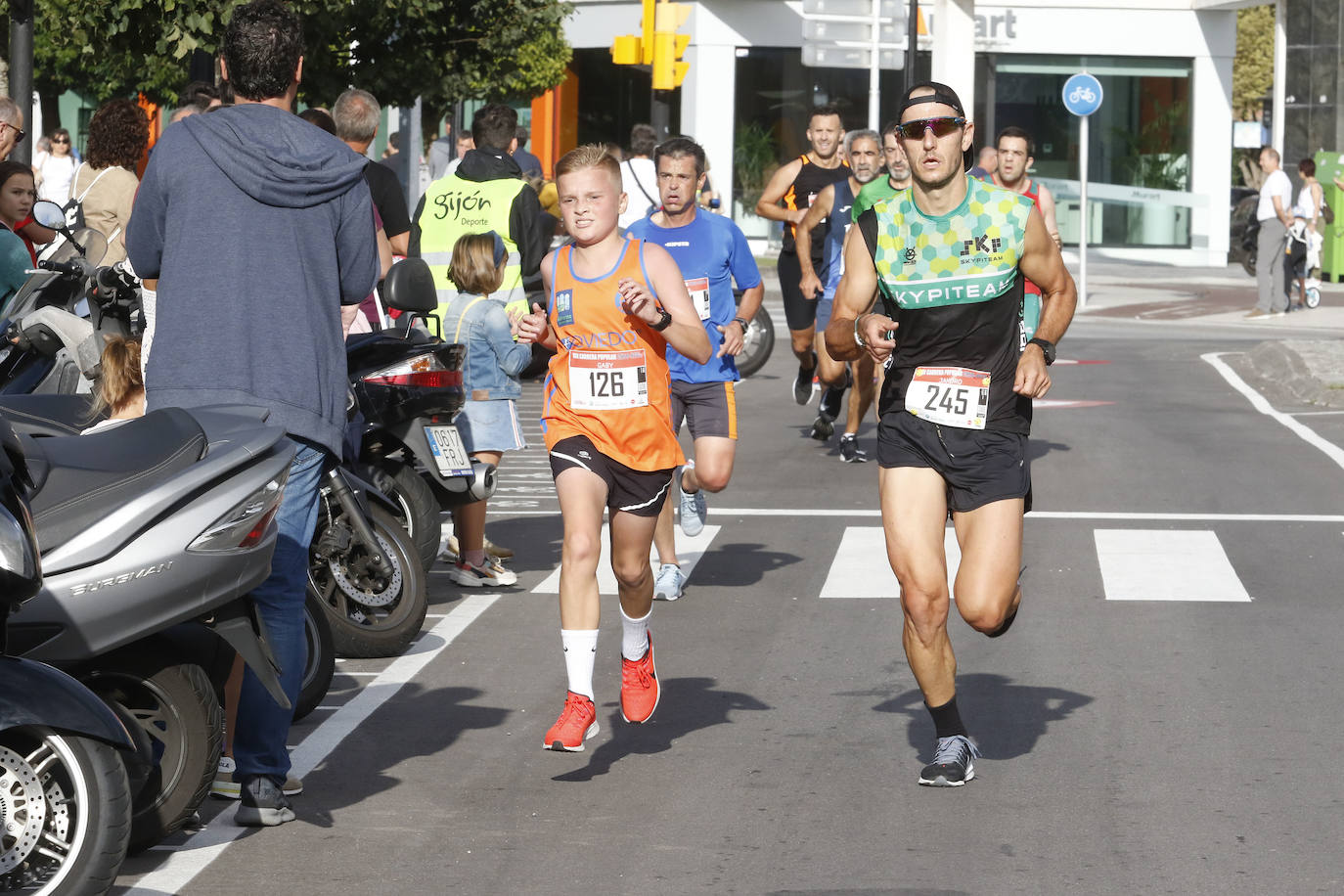 Más de 700 corredores participaron en la carrera que volvió a unir a las dos entidades