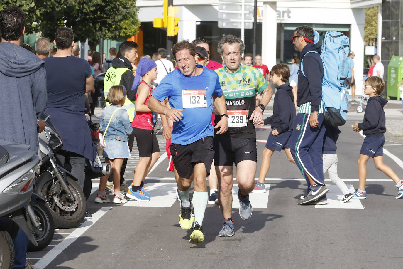 Más de 700 corredores participaron en la carrera que volvió a unir a las dos entidades