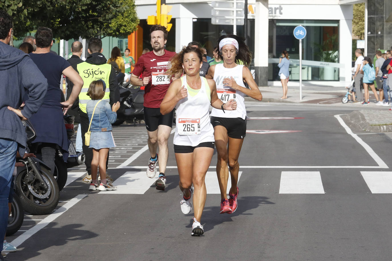 Más de 700 corredores participaron en la carrera que volvió a unir a las dos entidades