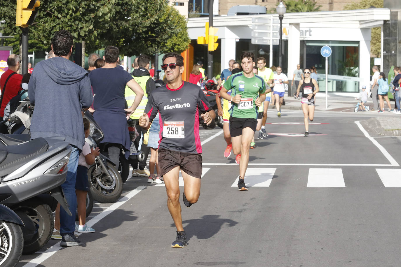 Más de 700 corredores participaron en la carrera que volvió a unir a las dos entidades