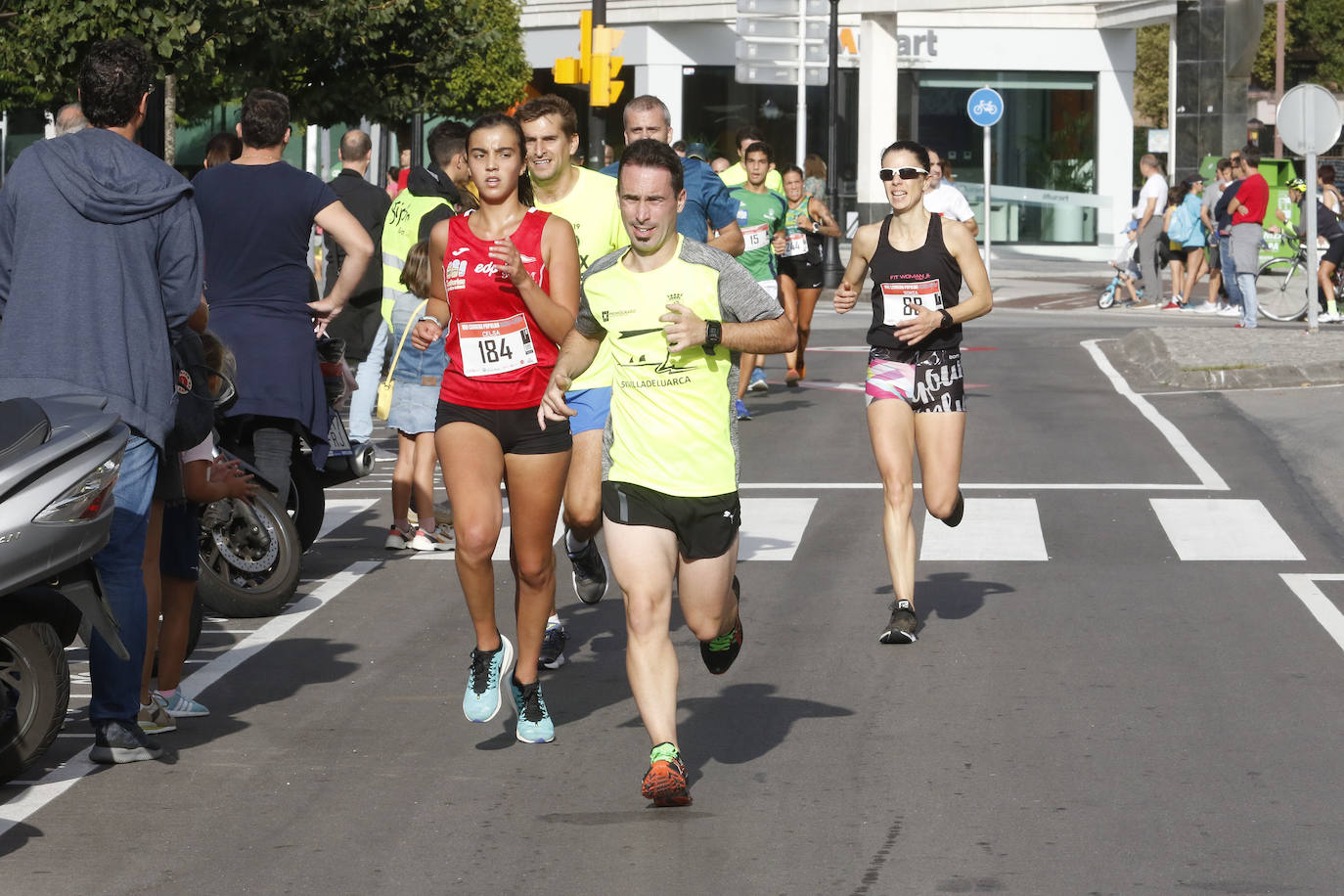 Más de 700 corredores participaron en la carrera que volvió a unir a las dos entidades