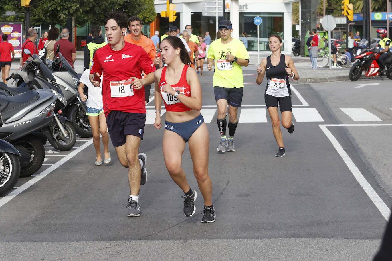 Más de 700 corredores participaron en la carrera que volvió a unir a las dos entidades