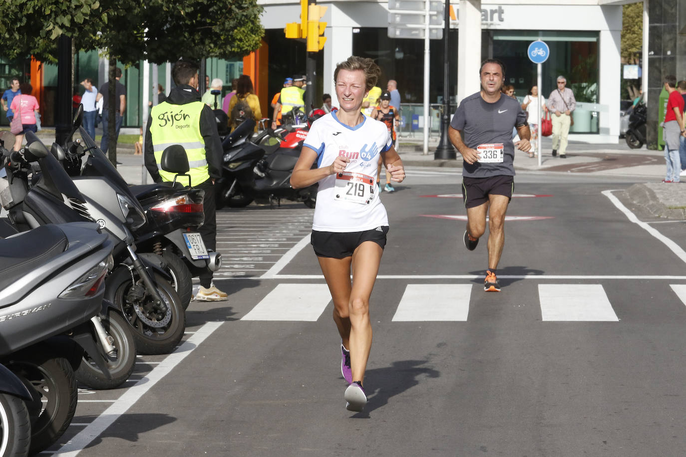 Más de 700 corredores participaron en la carrera que volvió a unir a las dos entidades