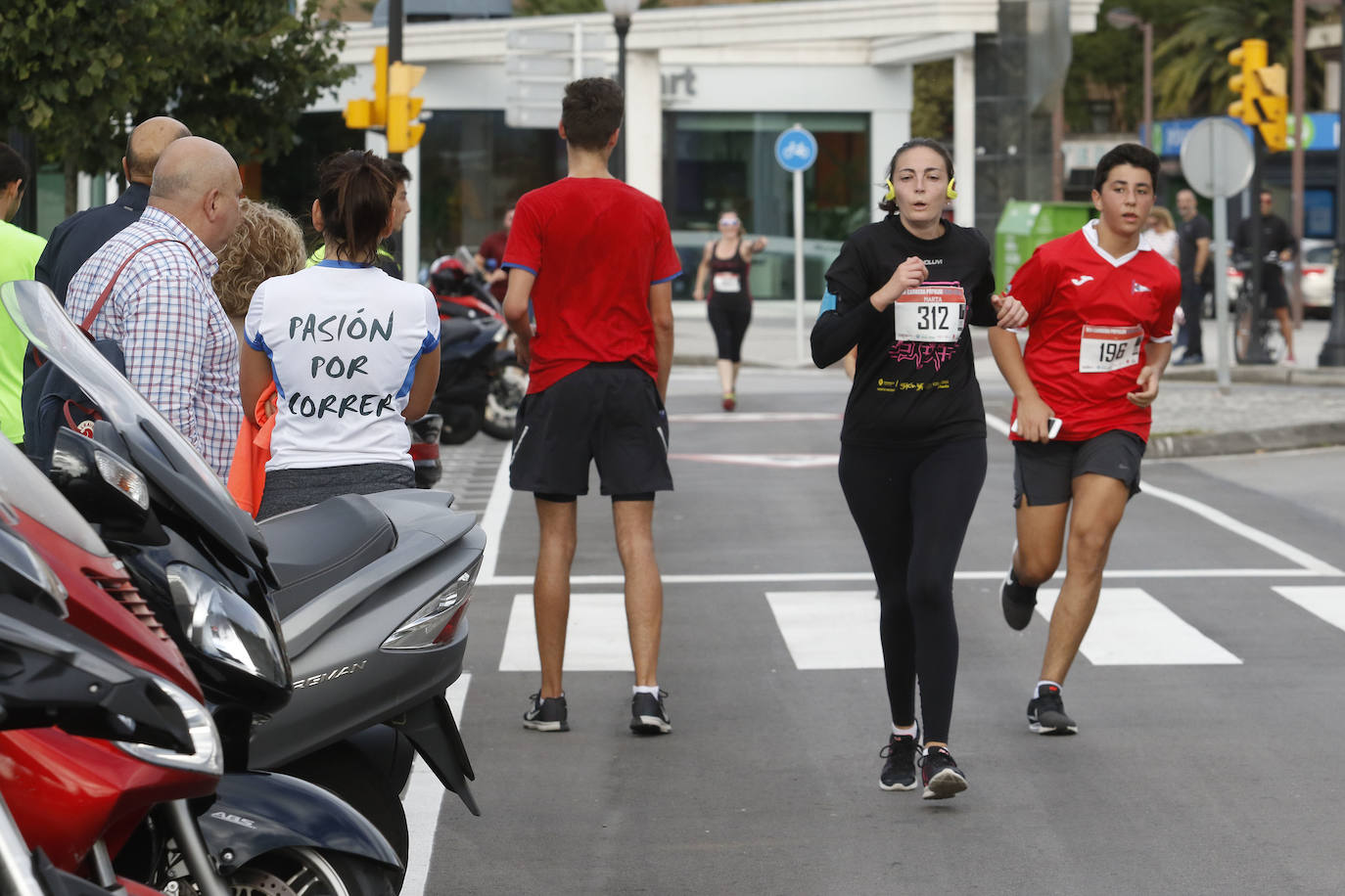 Más de 700 corredores participaron en la carrera que volvió a unir a las dos entidades