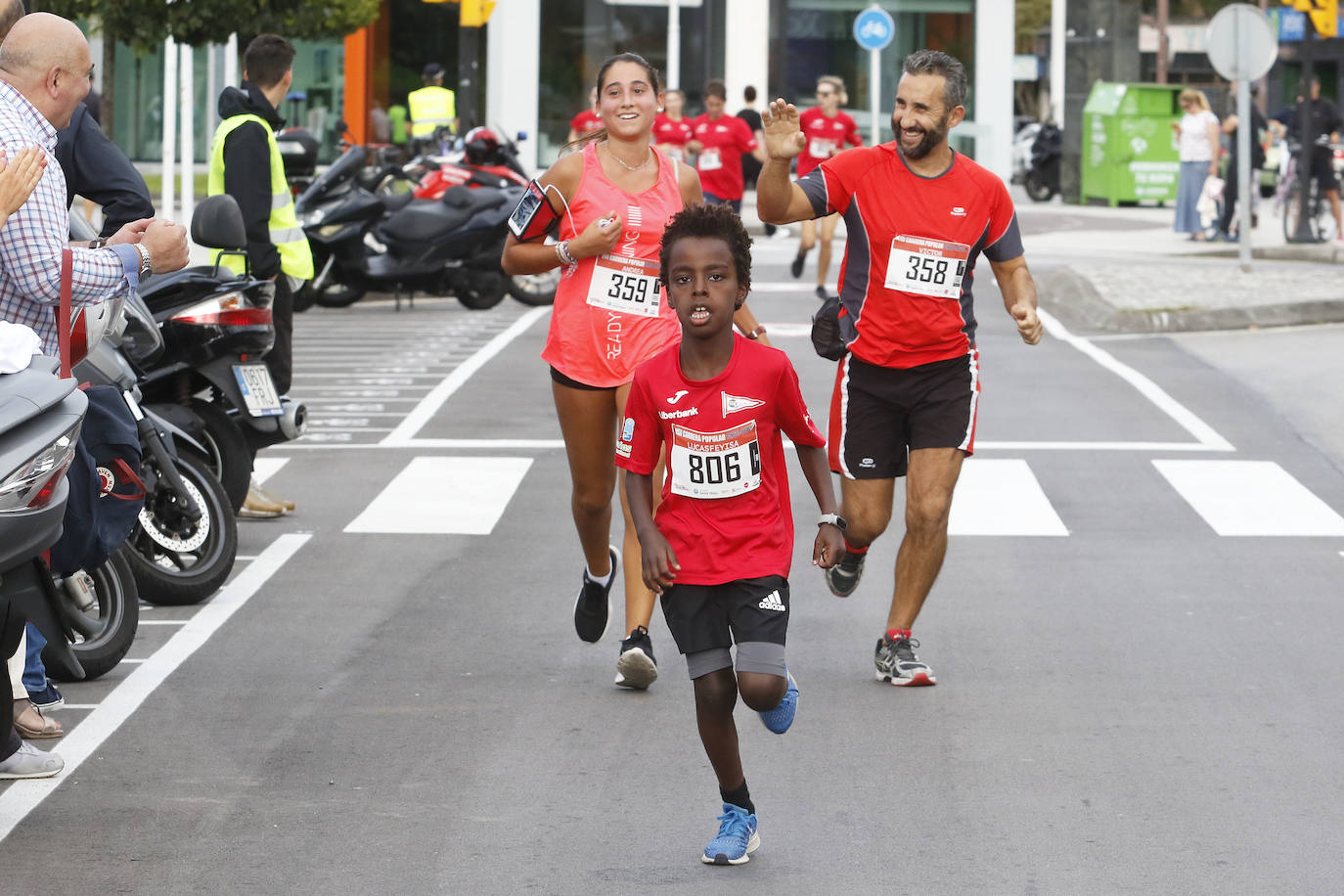 Más de 700 corredores participaron en la carrera que volvió a unir a las dos entidades