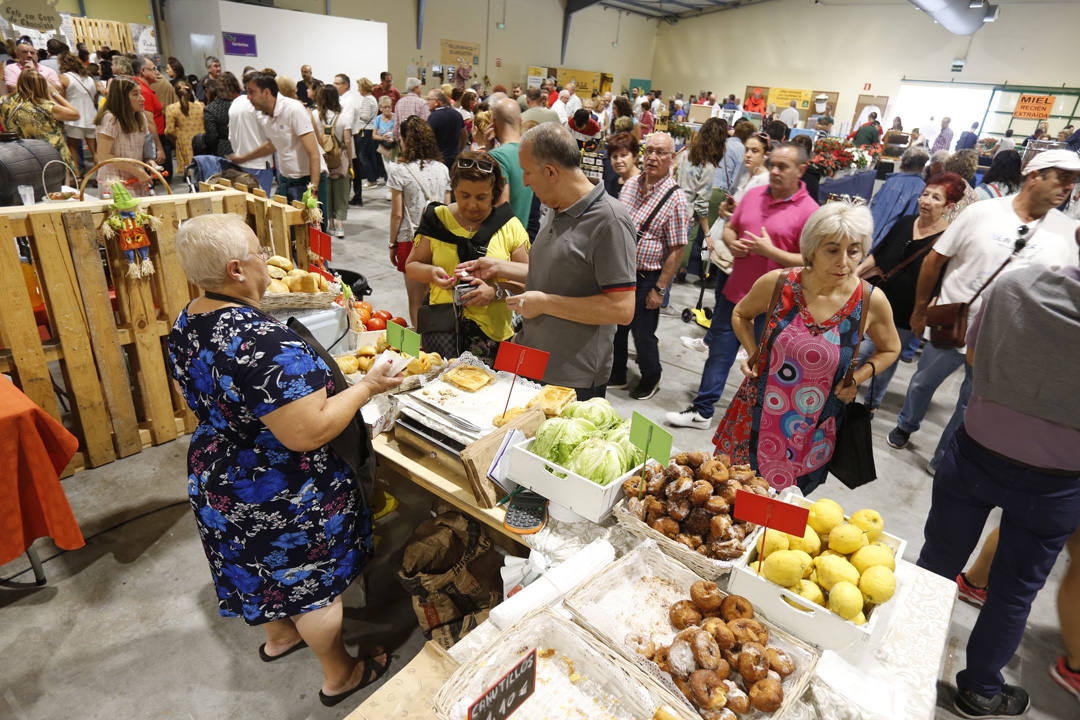 Deportes y juegos tradicionales, concurso de ganado, degustación de sidra y otros productos autóctonos han puesto el broche a la edición de este año de la feria del campo asturiano, Agropec.