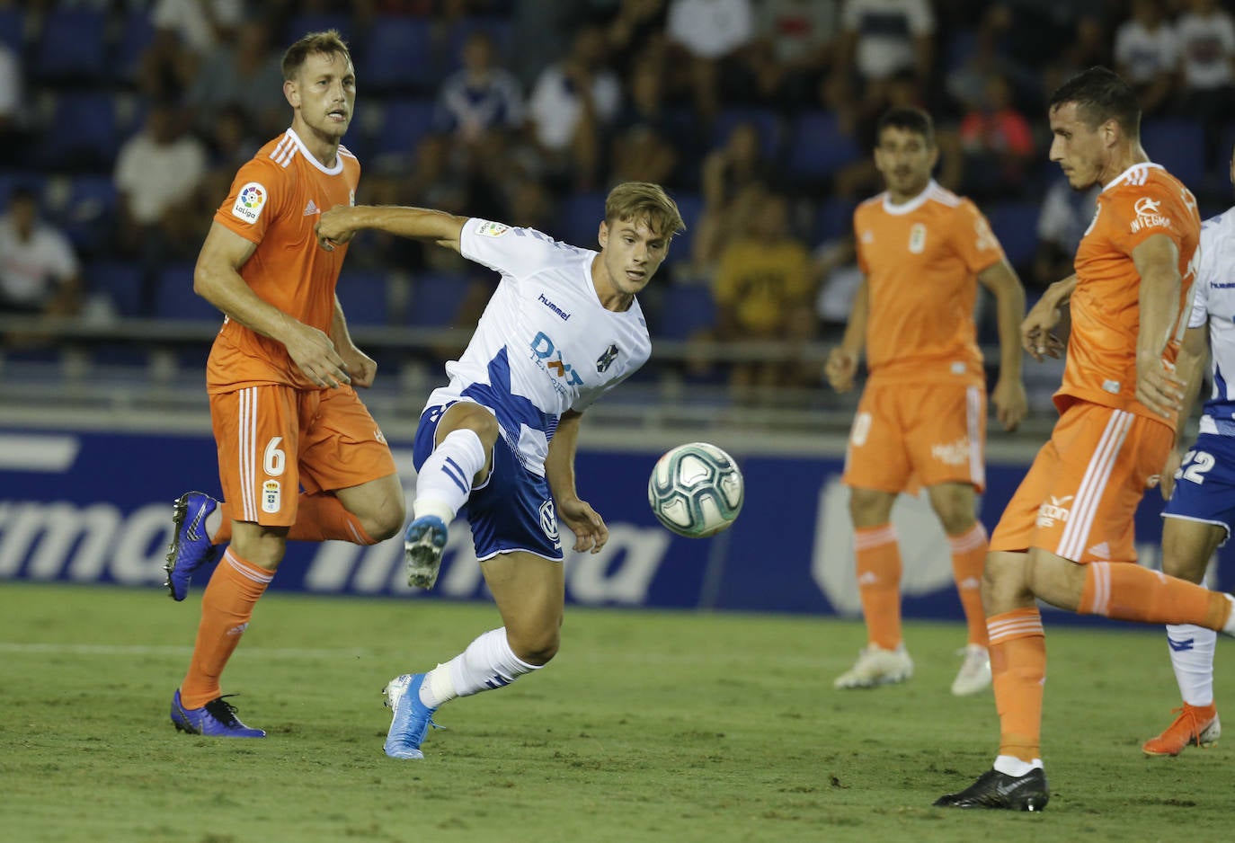 Fotos: Primera victoria de la temporada del Real Oviedo