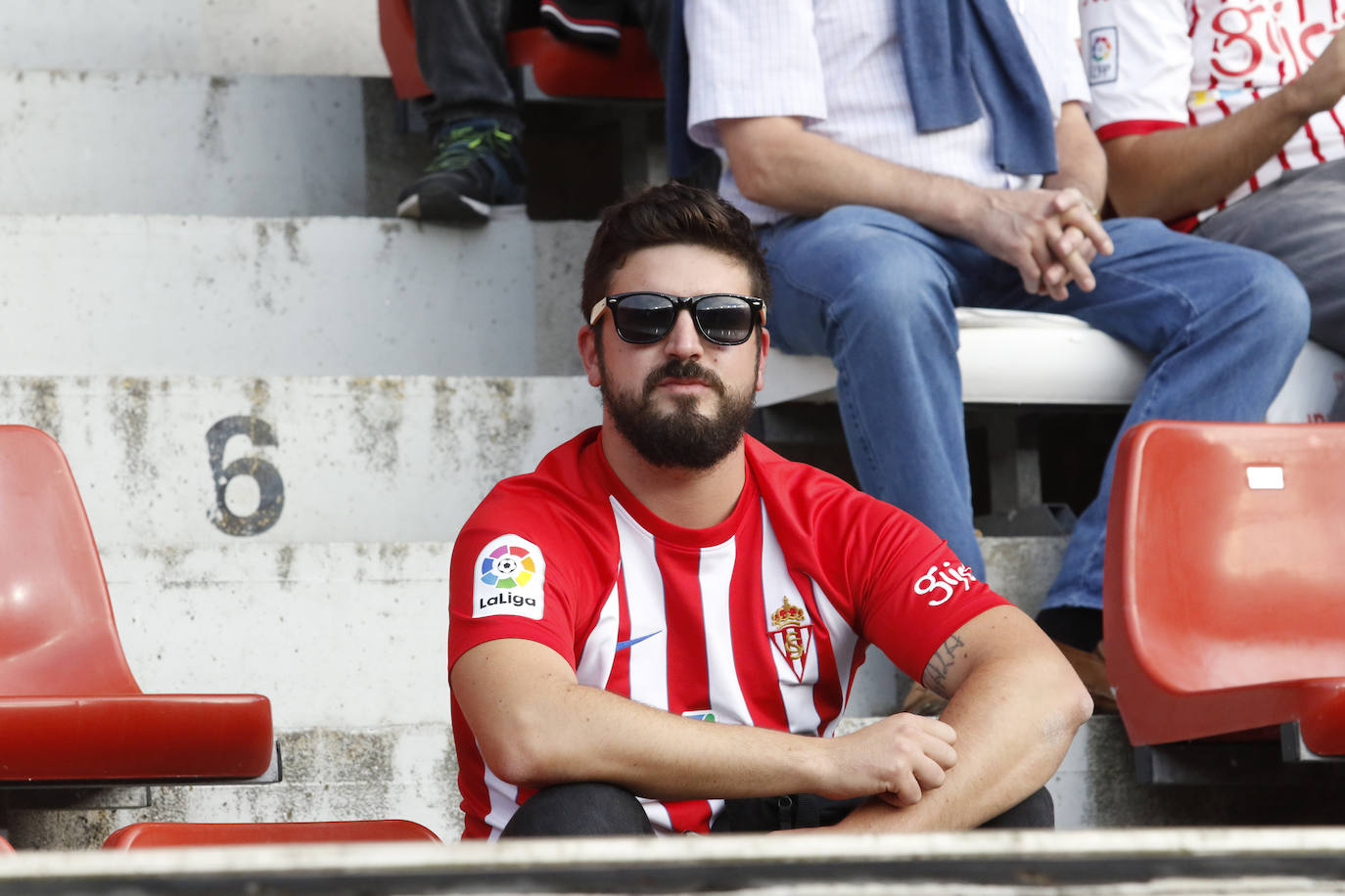 Fotos: ¿Estuviste en el Sporting - Almería? ¡Búscate!