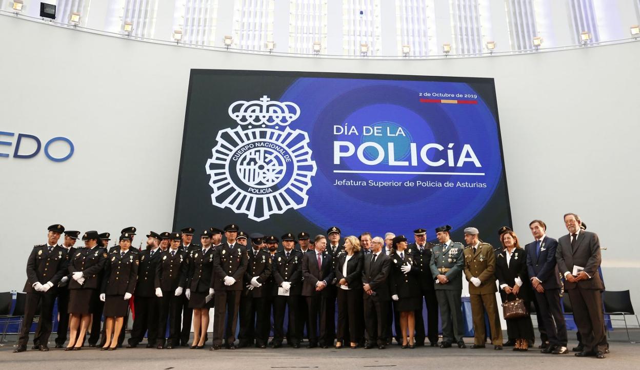 El Palacio de Exposiciones y Congresos acogió la celebración de la festividad de los Santos Ángeles Custodios. 