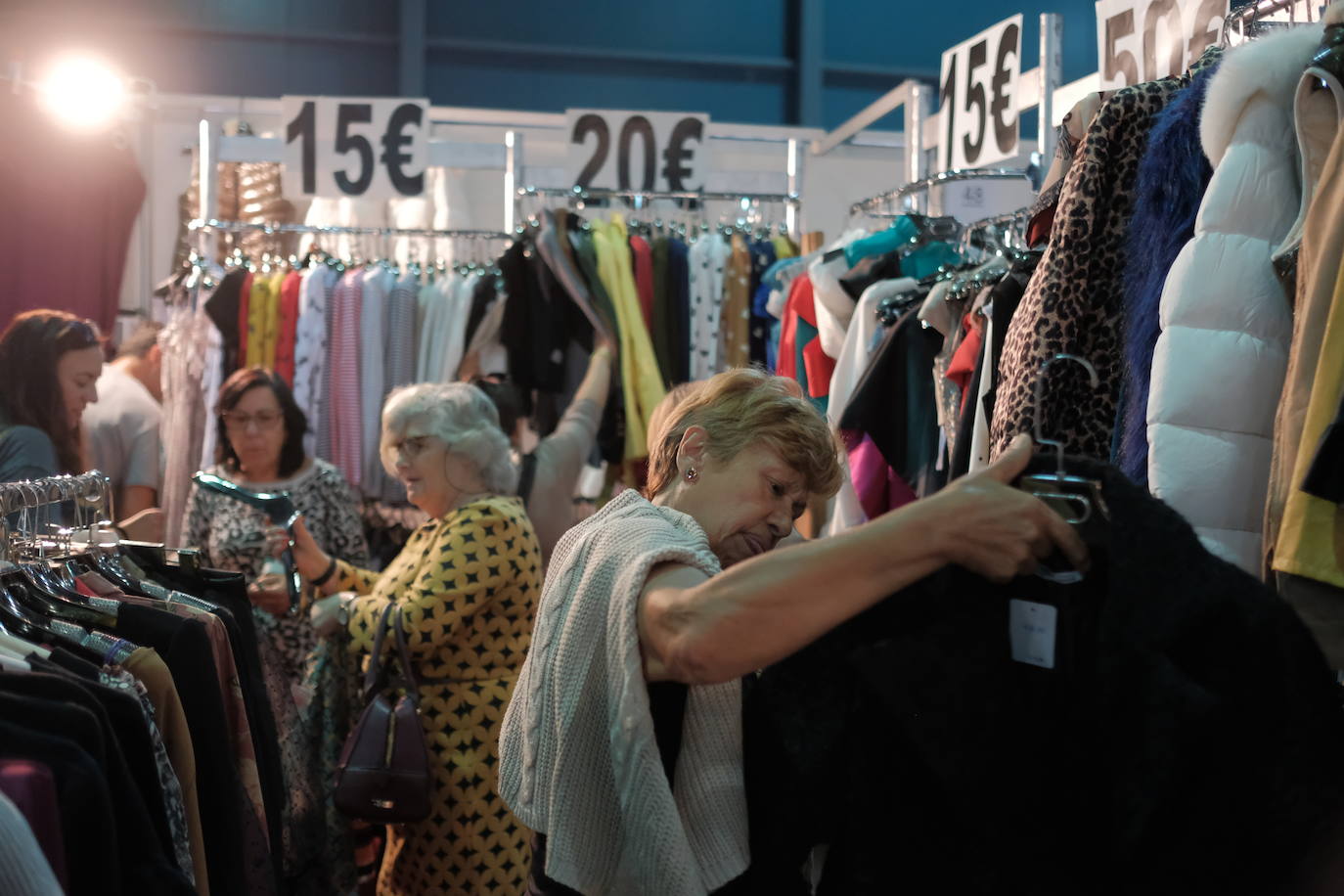 La Feria de Stocks reúne en Gijón las ofertas de 66 comercios asturianos