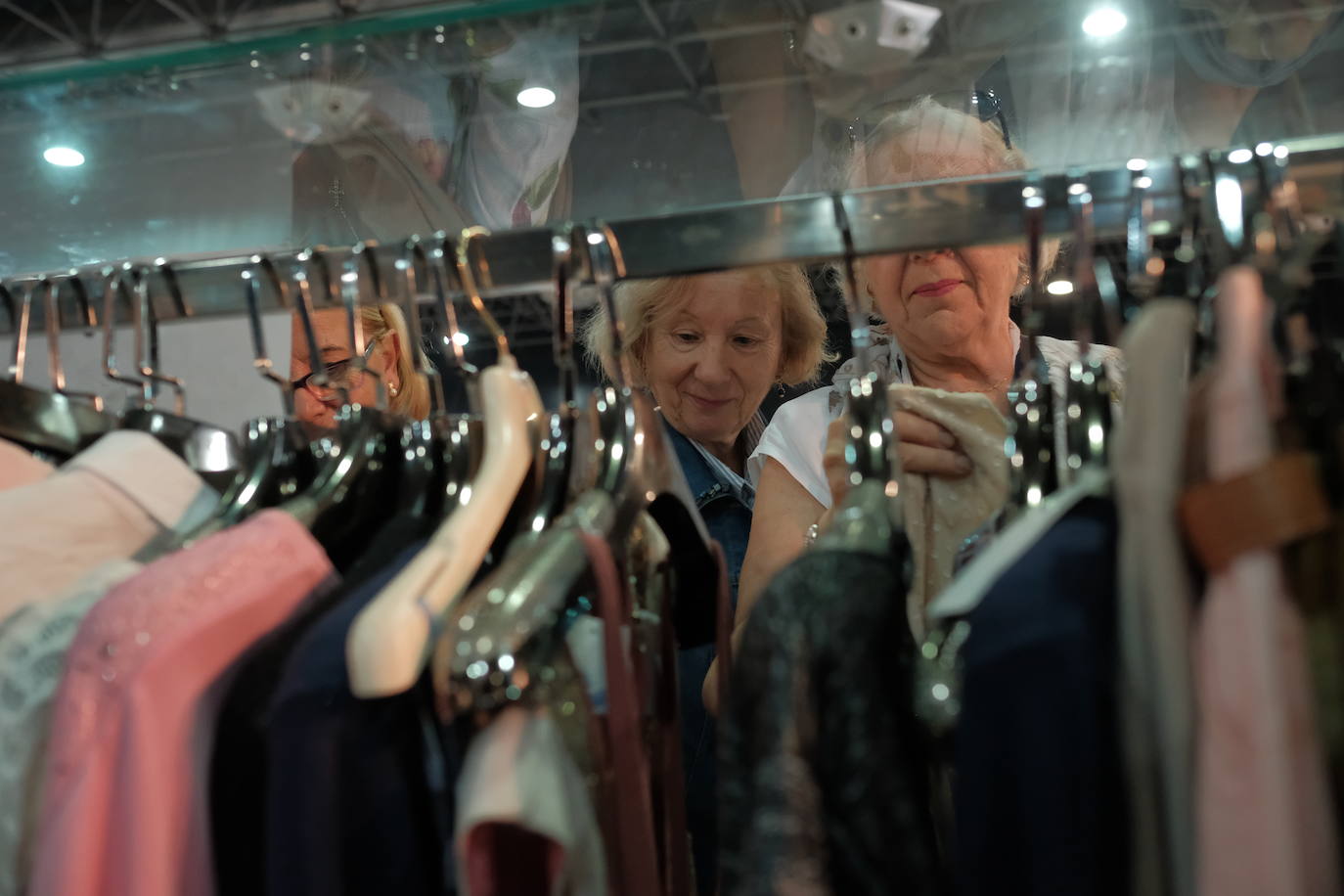 La Feria de Stocks reúne en Gijón las ofertas de 66 comercios asturianos