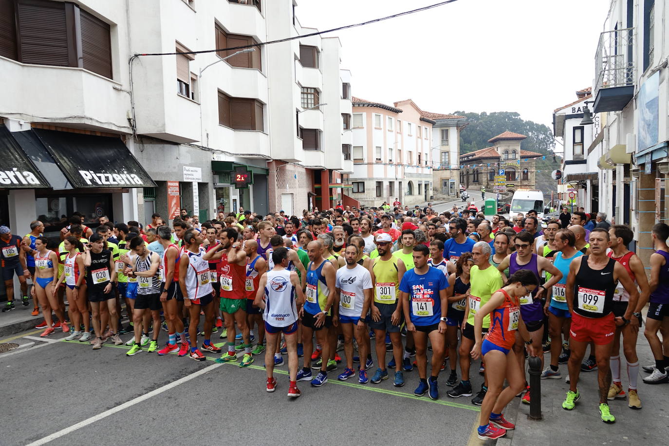 El concejo de Colunga acogió la decimoséptima edición de la Carrera del Jurásico EDP, organizada por el Club Colunga Atletismo.