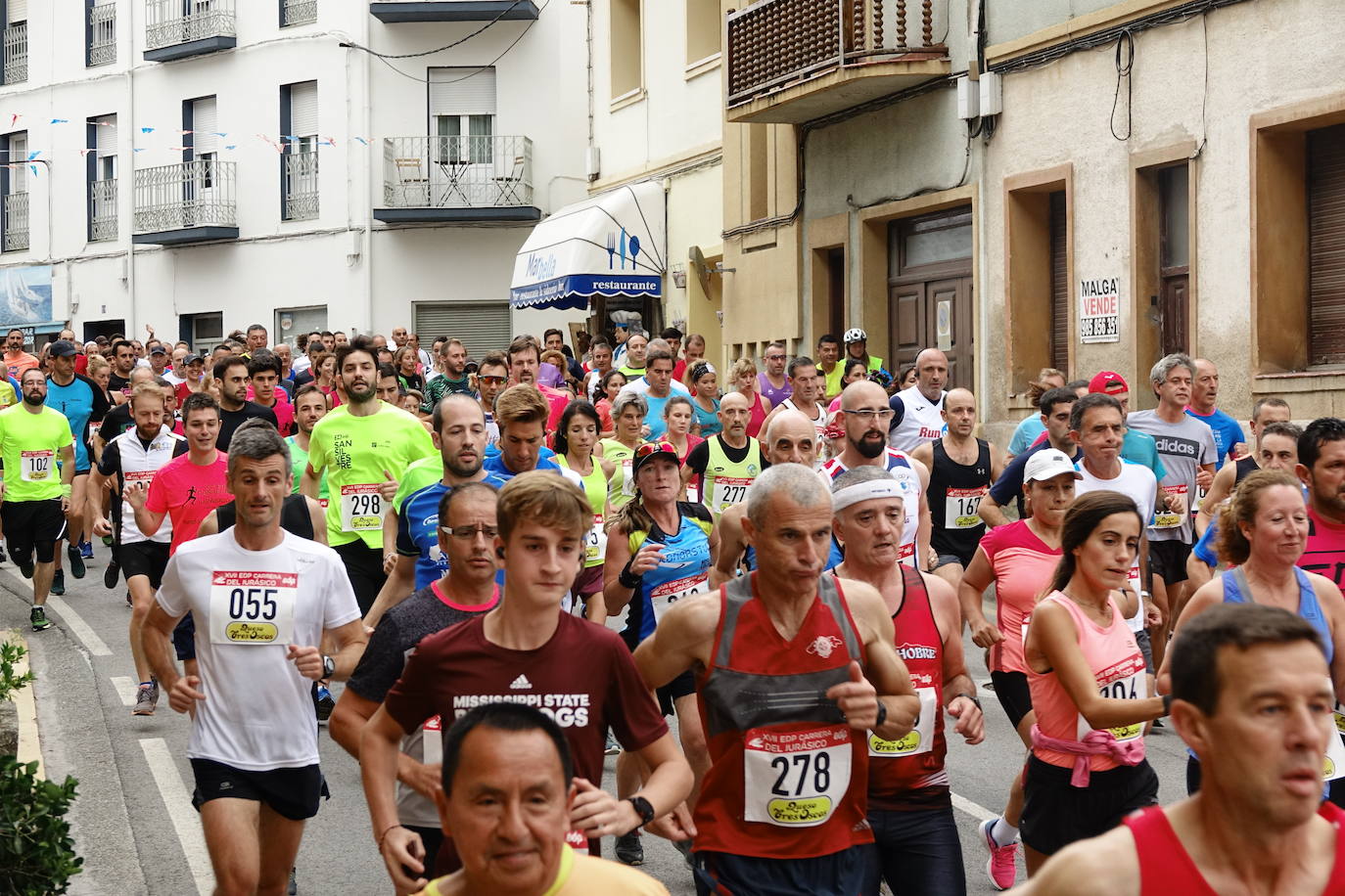 El concejo de Colunga acogió la decimoséptima edición de la Carrera del Jurásico EDP, organizada por el Club Colunga Atletismo.