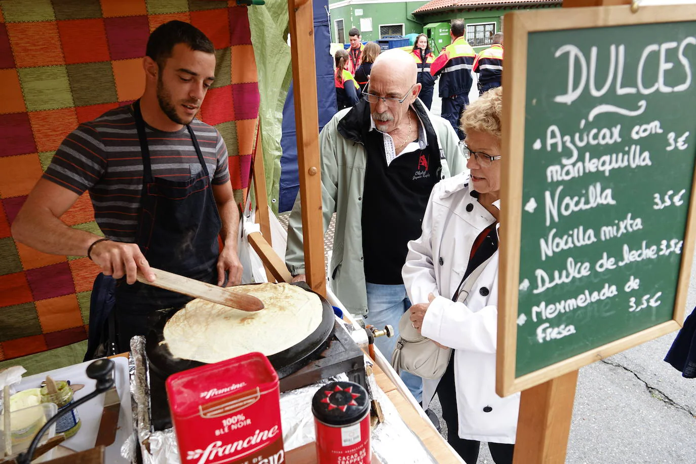 Infiesto saborea este fruto con actividades en torno al sabor asturiano con una gran afluencia de público.