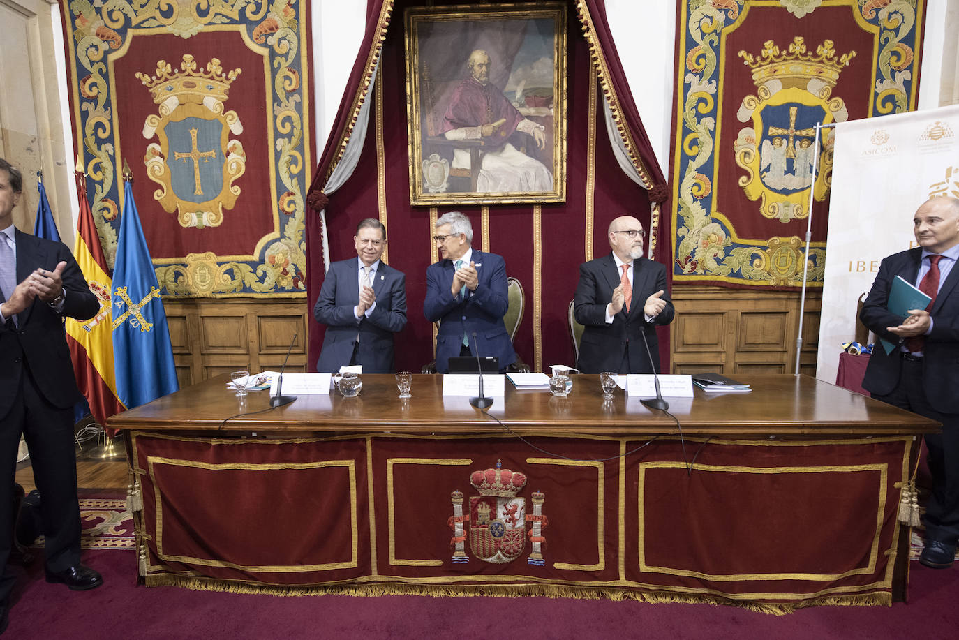 Los galardones iberoamericanos de Asicom y la Universidad de oviedo cumplen una década de homenajes al «entendimiento humano»