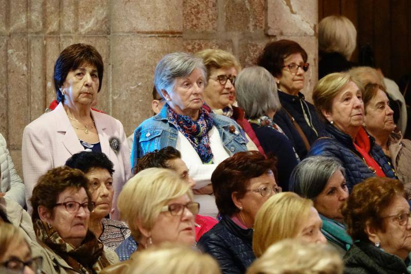 Cerca de un millar de amas de casa provenientes de toda Asturias se reunieron en Covadonga como cada año por estas fechas